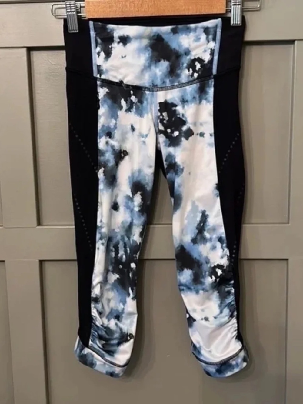Lululemon Stop At Nothing Crop Luxtreme Leggings Black / Aquamarine Multi Size 2